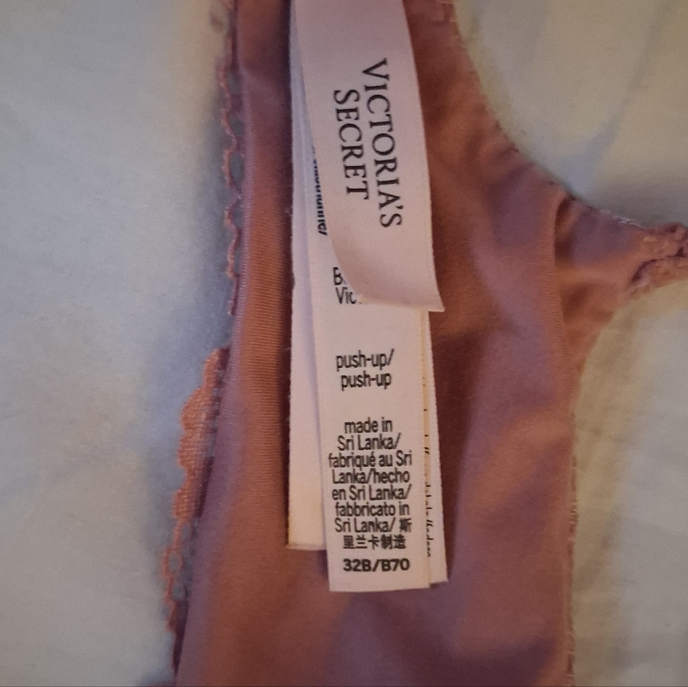 Victoria's Secret Body By Victoria Push-Up Lace Bra in Mauve. 32B - Picture 8 of 9